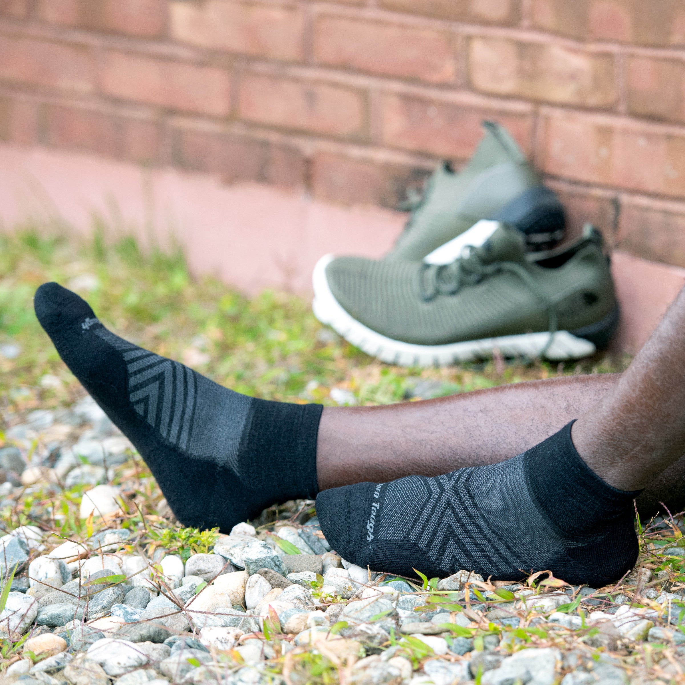 Men's Run Quarter Ultra-Lightweight Running Socks - Image 7